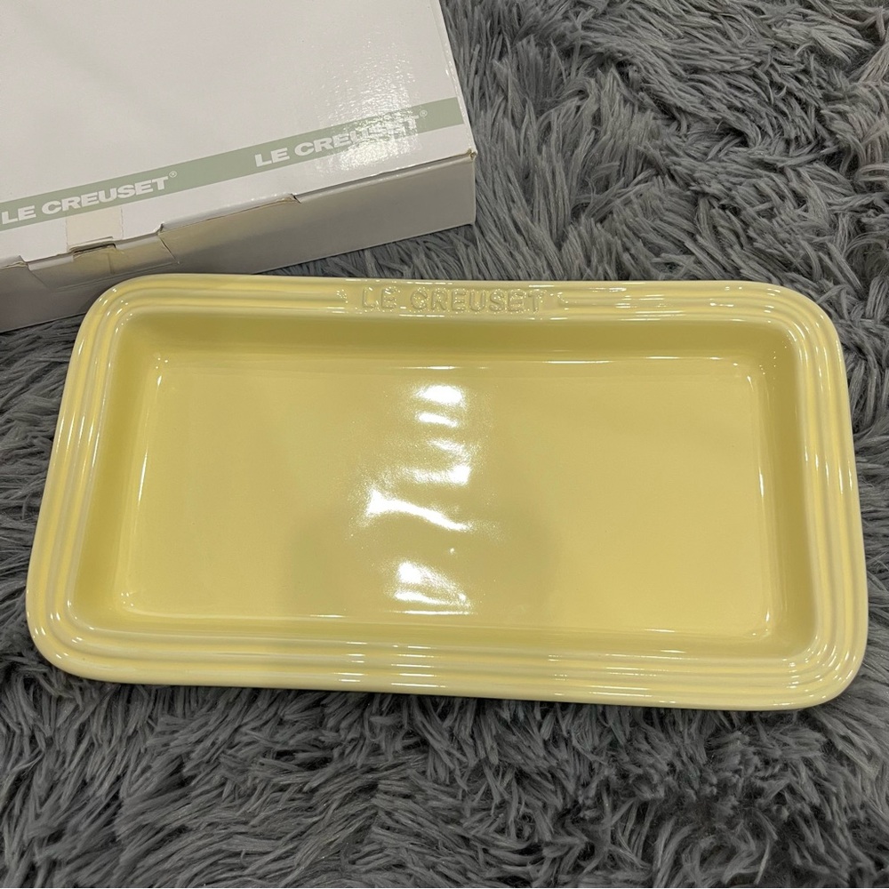 BNIB Le Creuset Rectangular Plate 25cm Custard Yellow
